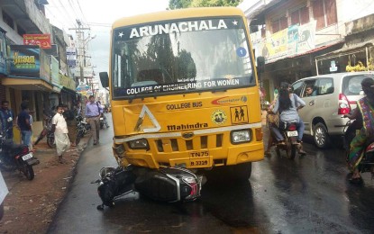 Two injured in bus accident near kulasekaram